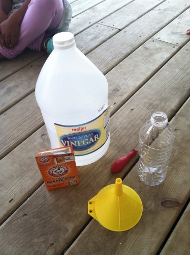 blow up balloons with vinegar and baking soda