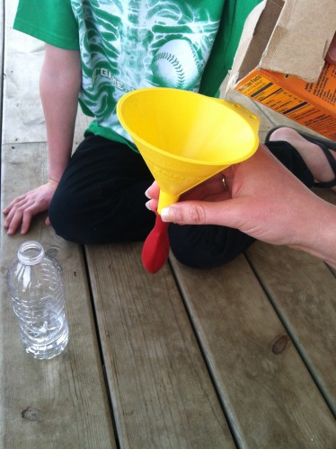 blow up balloons with vinegar and baking soda