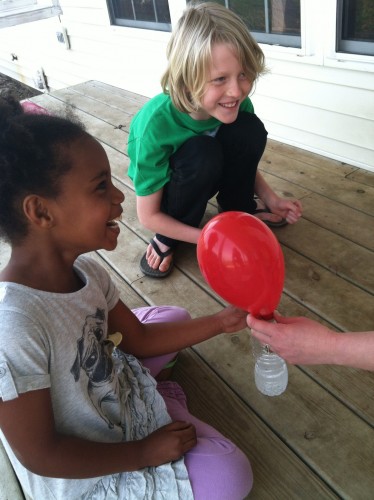 blow up balloons with vinegar and baking soda