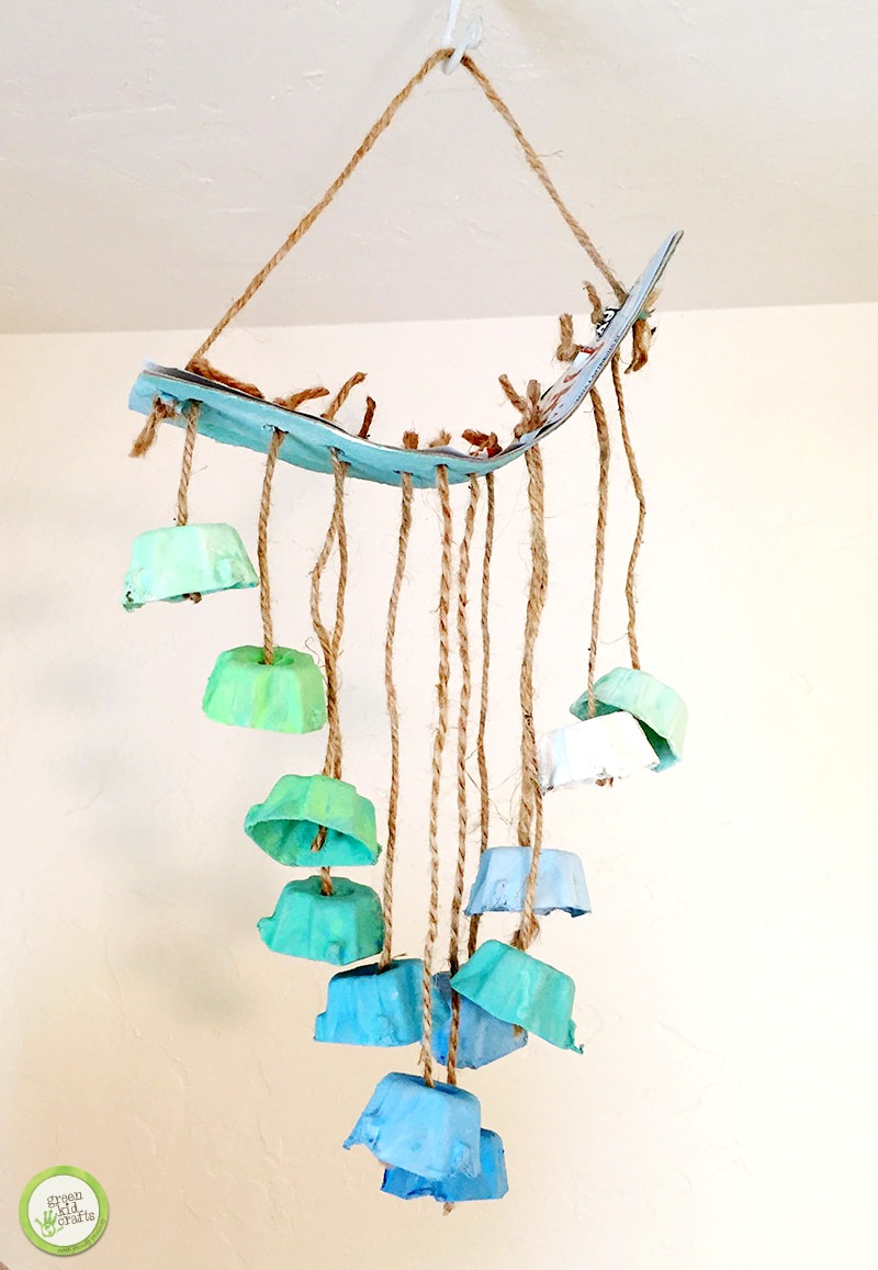 Egg carton craft. Make an ombre hanging mobile out of upcycled egg carton cups.