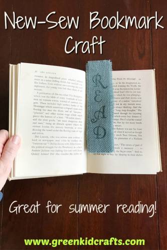DIY no-sew fabric bookmark craft for kids. Summer reading bookmark craft. Fabric craft for kids.